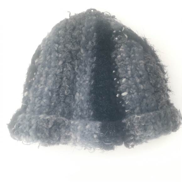 Hat/Beanie - Picture 3 of 6